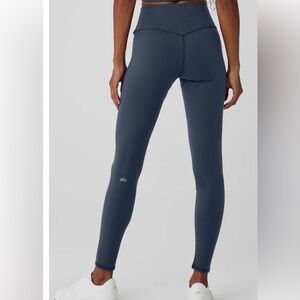 ALO Yoga XS Navy Airbrush Leggings with logo